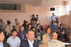 20140713北海道4_江藤さんの軽妙な司会とトークで参加者も笑い顔が絶えません。